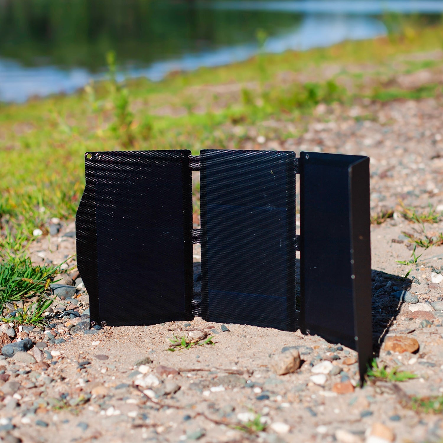 Transcend 40W Sun-Watt Solar Panels Charging in the sun 