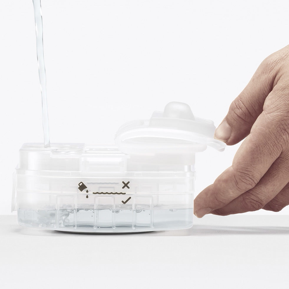 Filling a SleepStyle Auto Water Chamber with water 